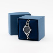 潔世一モデルの腕時計。