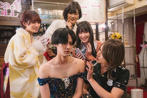 ドラマ「俺の美女化が止まらない!?」1話より。(c)テレビ東京