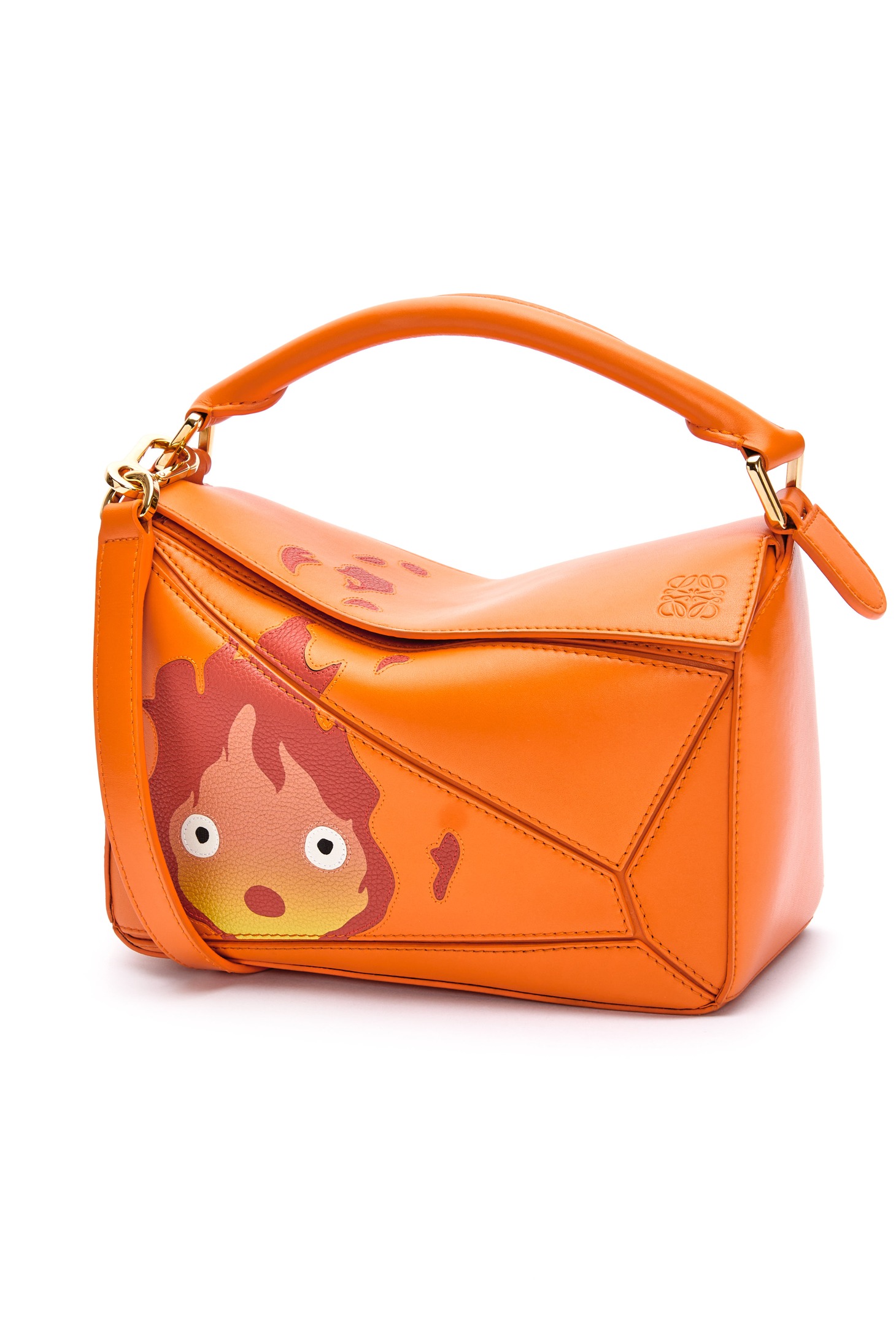 ロエベ×スタジオジブリ「ハウルの動く城」カプセルコレクションより。