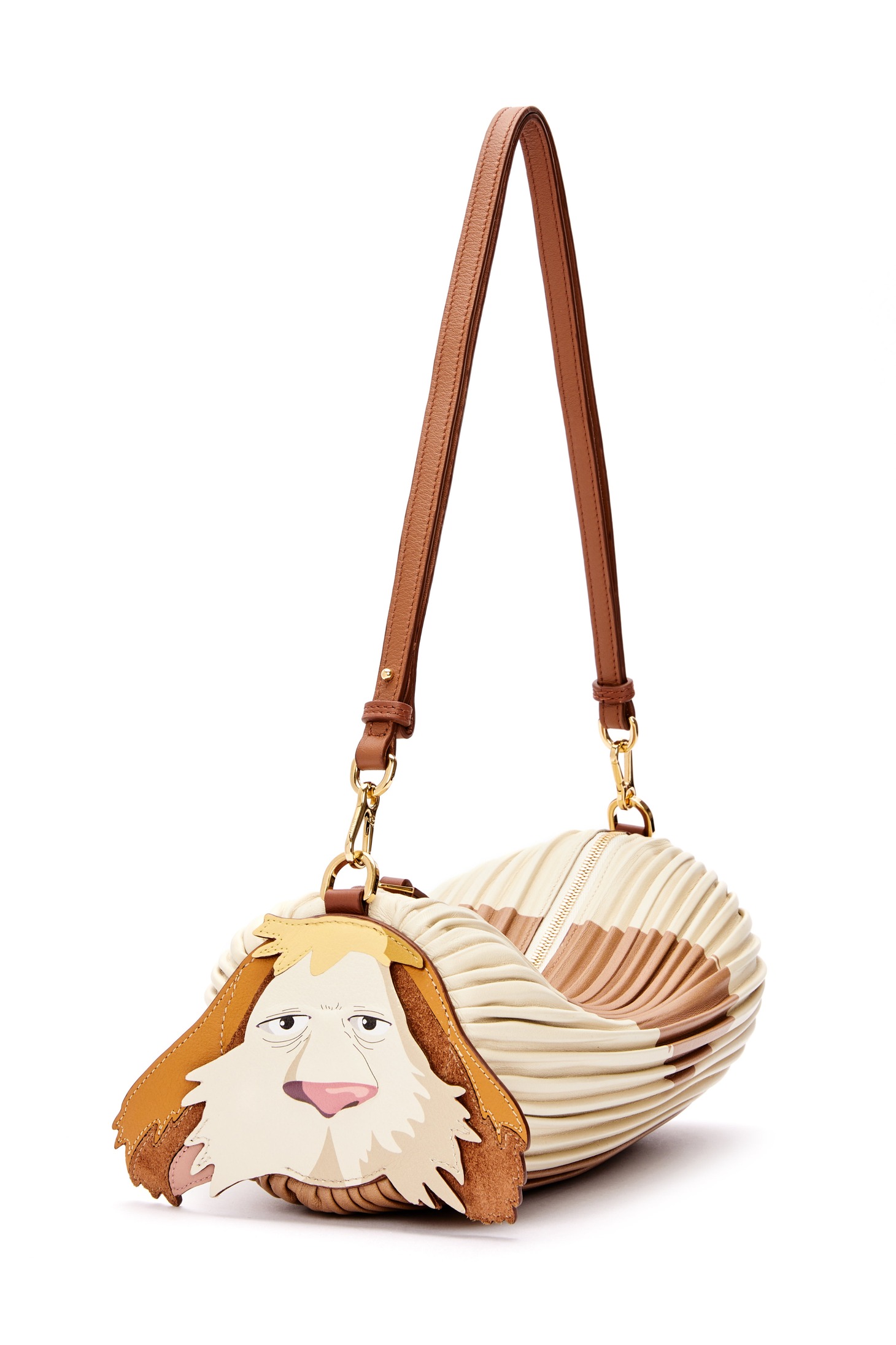 ロエベ×スタジオジブリ「ハウルの動く城」カプセルコレクションより。