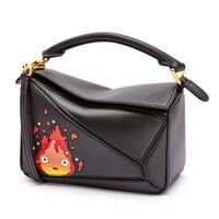 ロエベ×スタジオジブリ「ハウルの動く城」カプセルコレクションより。