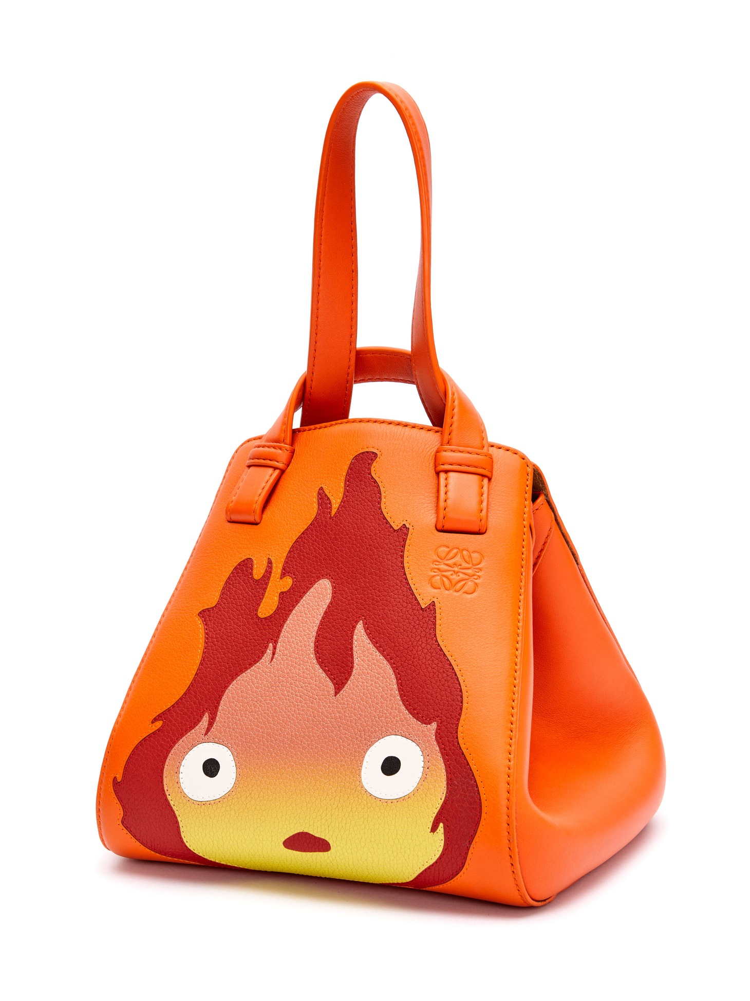 ロエベ×スタジオジブリ「ハウルの動く城」カプセルコレクションより。
