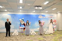 左から鷲尾天プロデューサー、関根明良、加隈亜衣、古賀葵。