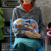 ダイカットクッション（早川家の食卓）