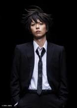 芥辺役の松井勇歩。