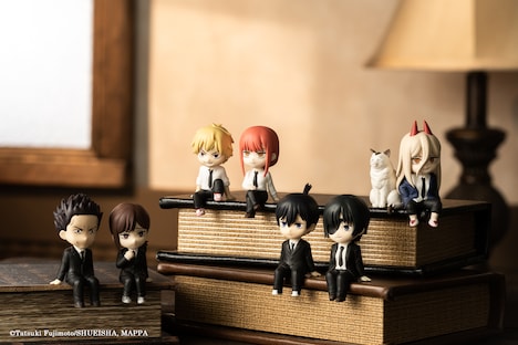 「座るチェンソーマン13体セット」 ※画像は開発中のサンプルのため、実際の商品と多少異なる場合あり。