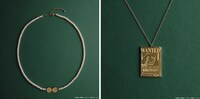 左から「The Ace Mother of Pearl Necklace」、「Wanted Letter Plate Necklace」。