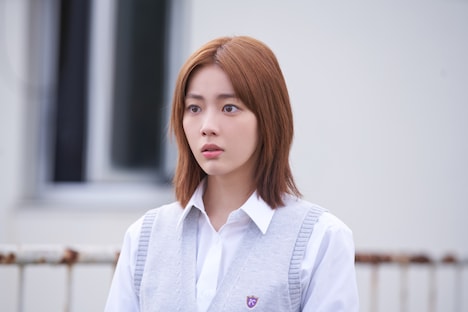 中村里帆扮する吉田千鶴。