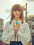 日下部日和役の見上愛。 (c)「往生際の意味を知れ！」製作委員会・MBS (c)米代恭／小学館