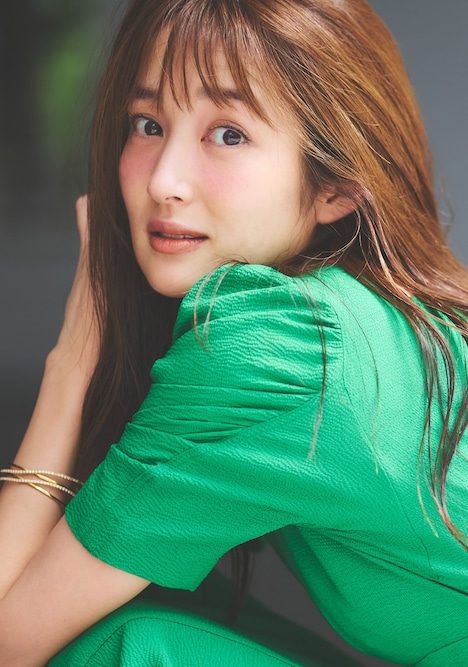 高梨臨扮する小野和葉。(c)「バツイチがモテるなんて聞いてません」製作委員会・MBS