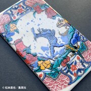 「怪獣8号」九谷焼お香立てプレートの1種。