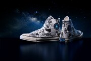 「BLUE GIANT」とCONVERSEのコラボレーションモデル。