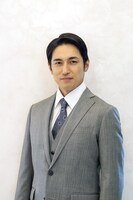 篠原一義役の高橋光臣。(c)「隣の男はよく食べる」製作委員会