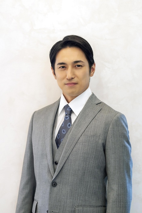 篠原一義役の高橋光臣。(c)「隣の男はよく食べる」製作委員会