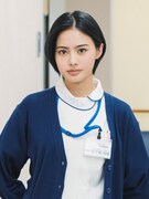 日下部珠緒役の安斉星来。 (c)「往生際の意味を知れ！」製作委員会・MBS (c)米代恭／小学館