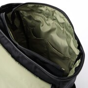 尾形百之助モデルのバックパック。