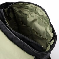 尾形百之助モデルのバックパック。