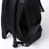 尾形百之助モデルのバックパック。