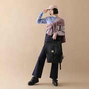 尾形百之助モデルのバックパックの使用イメージ。