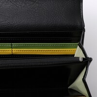 尾形百之助モデルの財布。