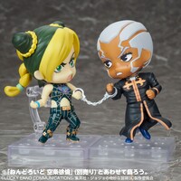 「ねんどろいど 空条徐倫」（左）と「ねんどろいど エンリコ・P」（右）。