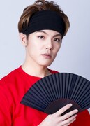 室龍太扮する信長。