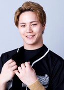 星璃扮する前田慶次郎利益。