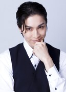 田中稔彦扮する三好長慶。