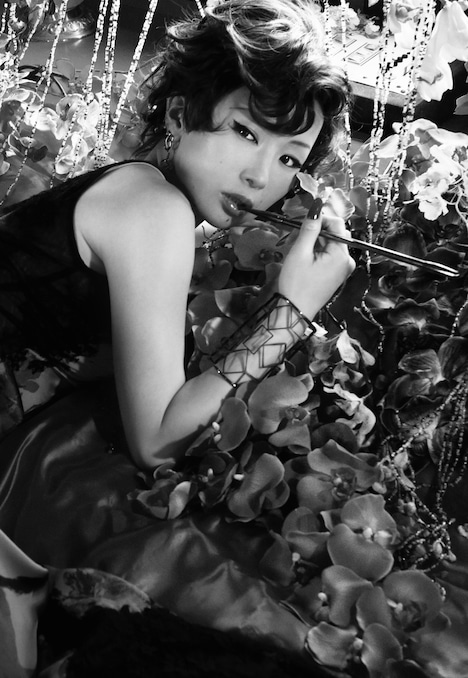 椎名林檎 (c)MIKA NINAGAWA