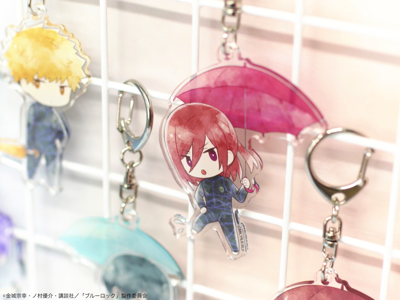 ブルーロック」傘をさした潔・蜂楽・凪らがゆらゆら揺れるアクスタ、新