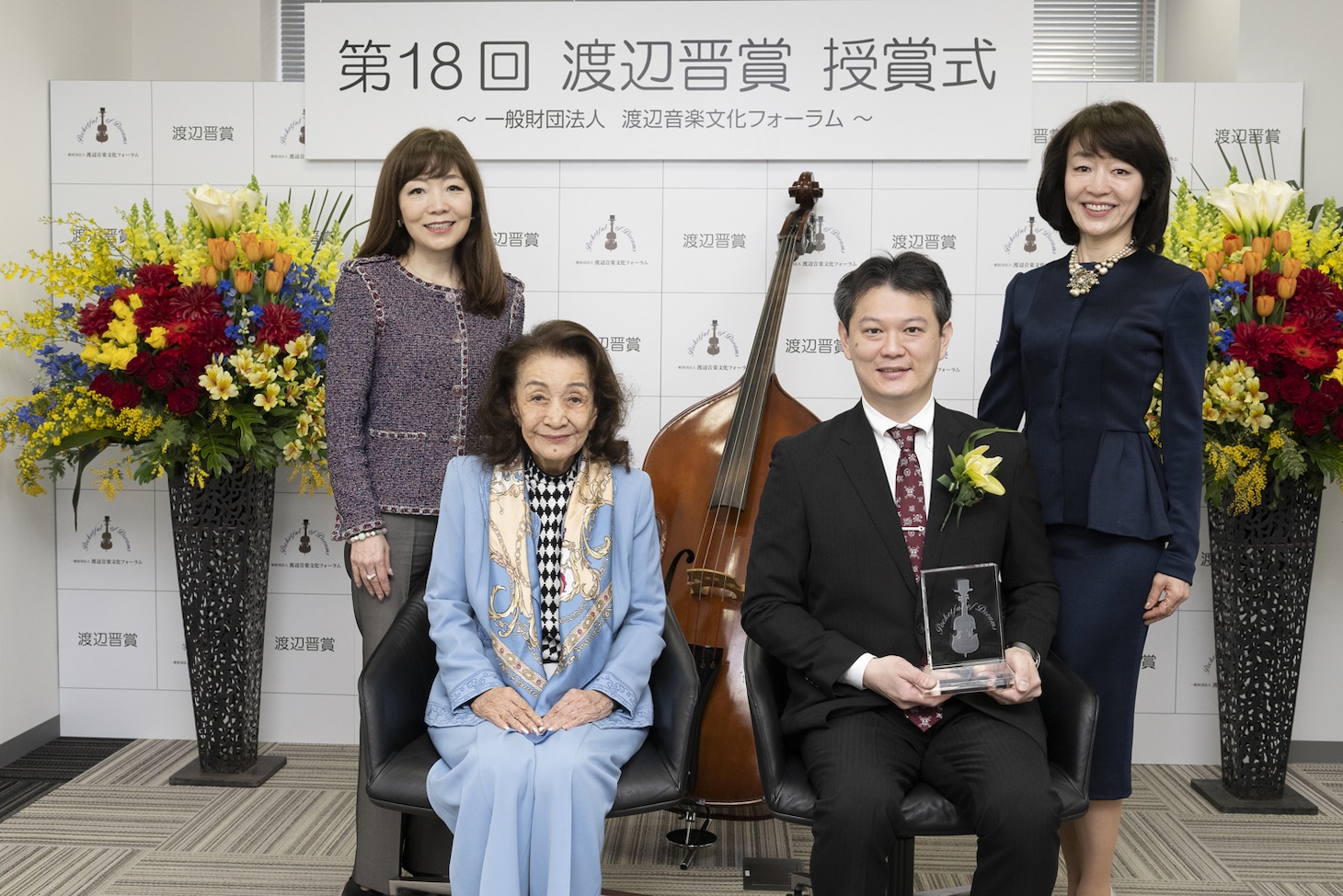 右から2人目が週刊少年ジャンプ編集長の中野博之氏。