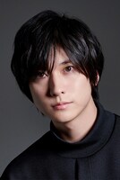 ルイス・ジェームズ・モリアーティ役の山本一慶。