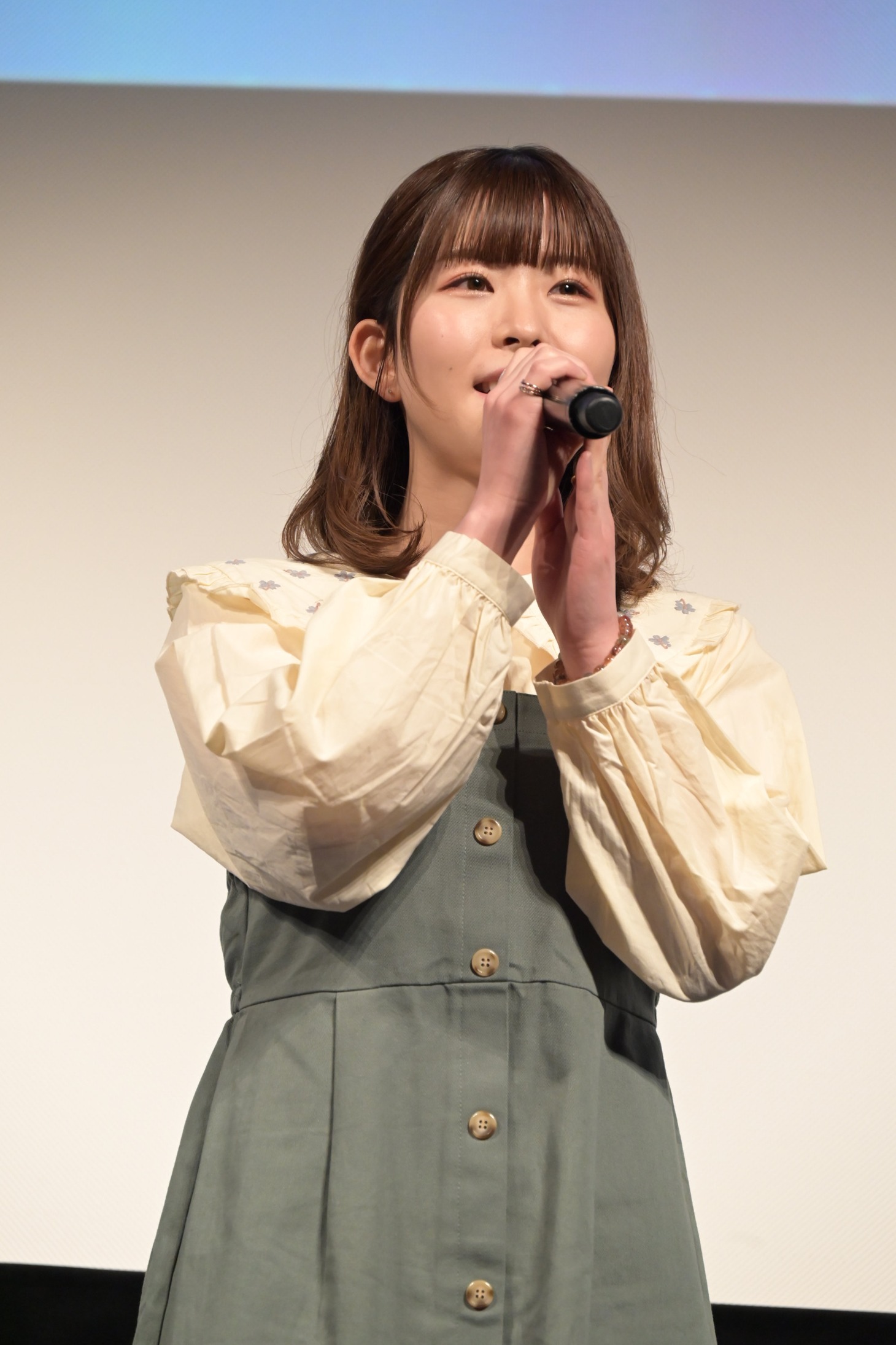 石見舞菜香