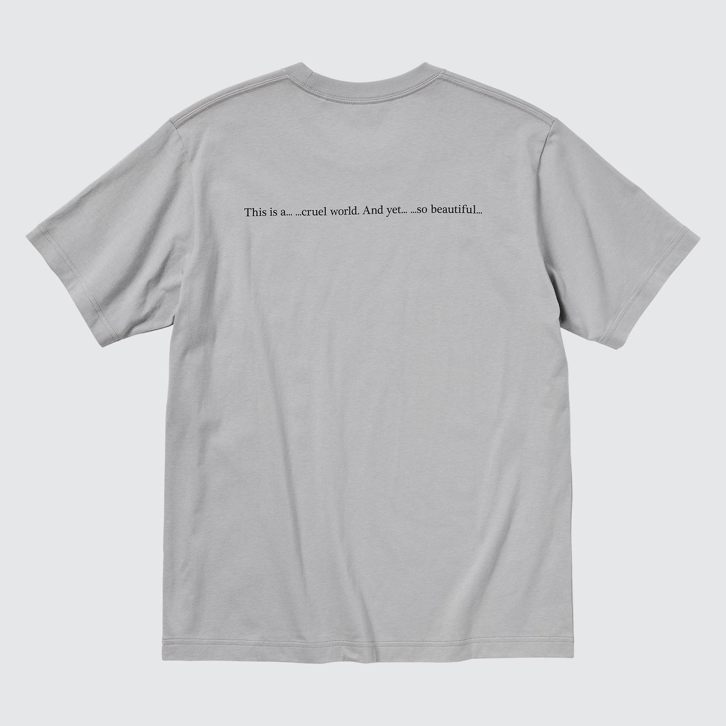 「『進撃の巨人』UT グラフィックTシャツ」