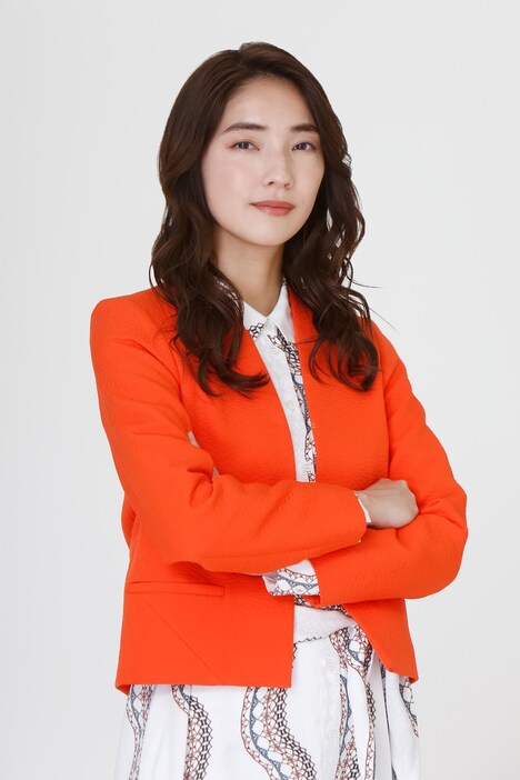 仁村紗和扮する赤嶺麗奈。 (c)フジテレビ