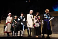 舞台「『ヴァニタスの手記』-Encore‐」取材会の様子。左からジャンヌ役の七木奏音、ルカ役の前田武蔵、ヴァニタス役の植田圭輔、ノエ役の菊池修司、ドミニク役の澤田美紀、ローラン役の丘山晴己。