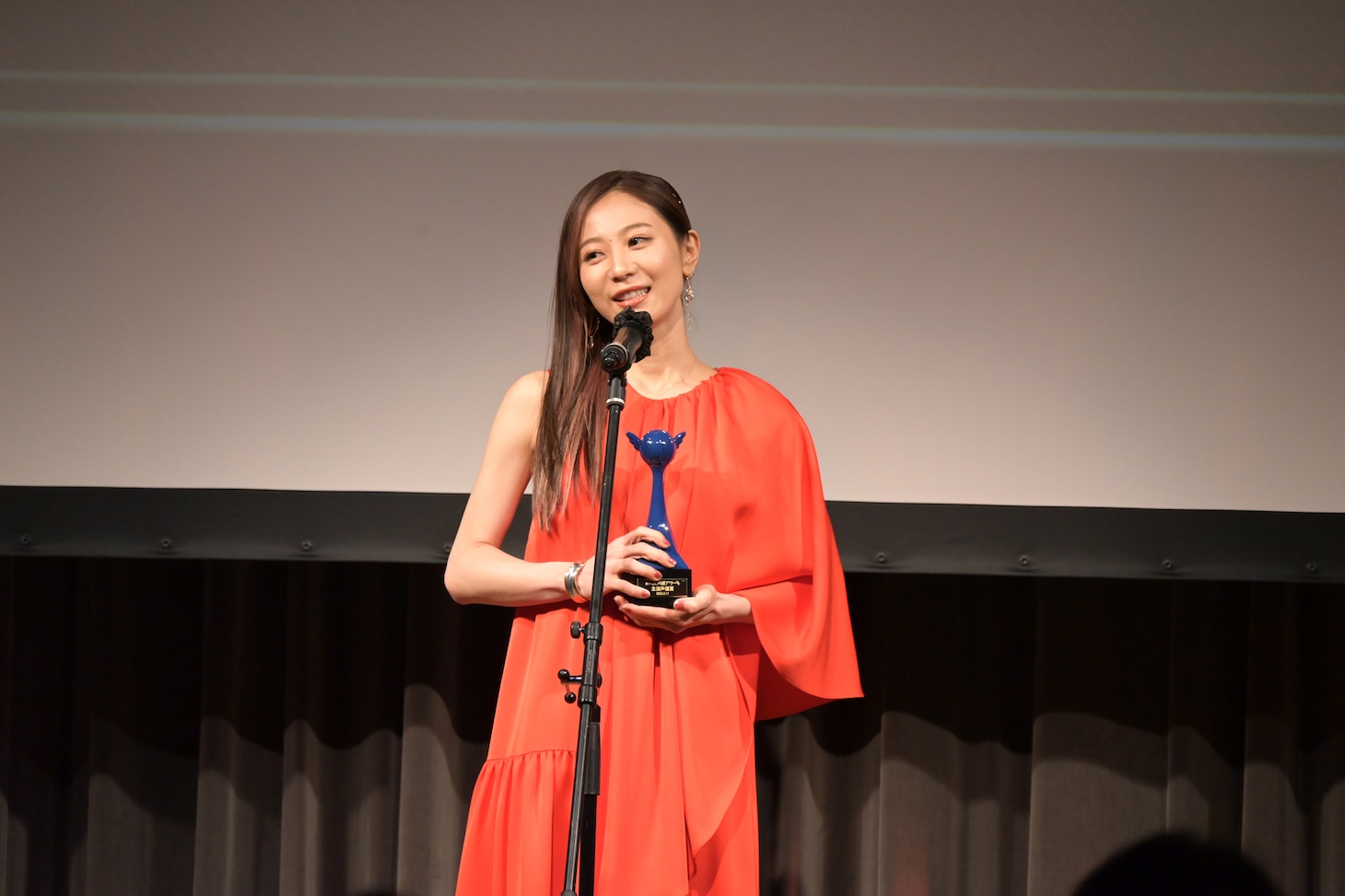 安済知佳