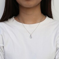 「イニシャルネックレス ルフィ」着用イメージ