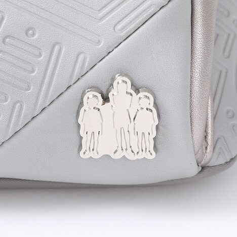 「ミリオンズ・ナイヴズ モデル ボディバッグ」