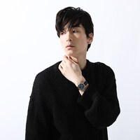 「ニコラス・D・ウルフウッドモデル 腕時計」の着用例。