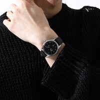 「ニコラス・D・ウルフウッドモデル 腕時計」の着用例。