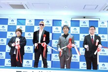 左からアニメイト池袋本店店長・上村智佳子氏、ROLAND、関智一、アニメイト代表取締役・藤樹潤氏。