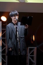 ショートエピソード「鉄華団の入団面接」の朗読に参加する細谷佳正。