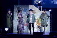 左から河西健吾、寺崎裕香、Re:End。