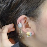 「ドラえもん未来デパート限定 パルナートポック ピアス 宇宙救命ボート」の着用イメージ。