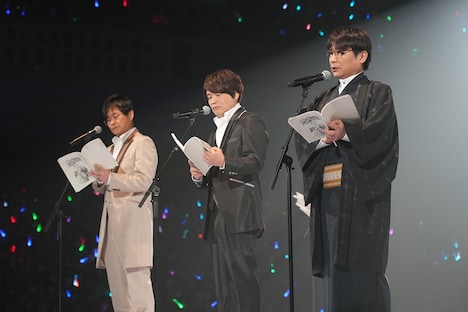 左から近藤勲役の千葉進歩、土方十四郎役の中井和哉、桂小太郎役の石田彰。