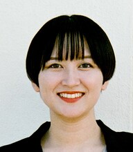 サーヤ（ラランド） (c)「かしましめし」製作委員会