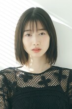 白田舞役の岡本夏美。