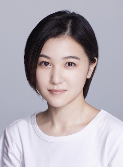 十越いりこ役の山口まゆ。