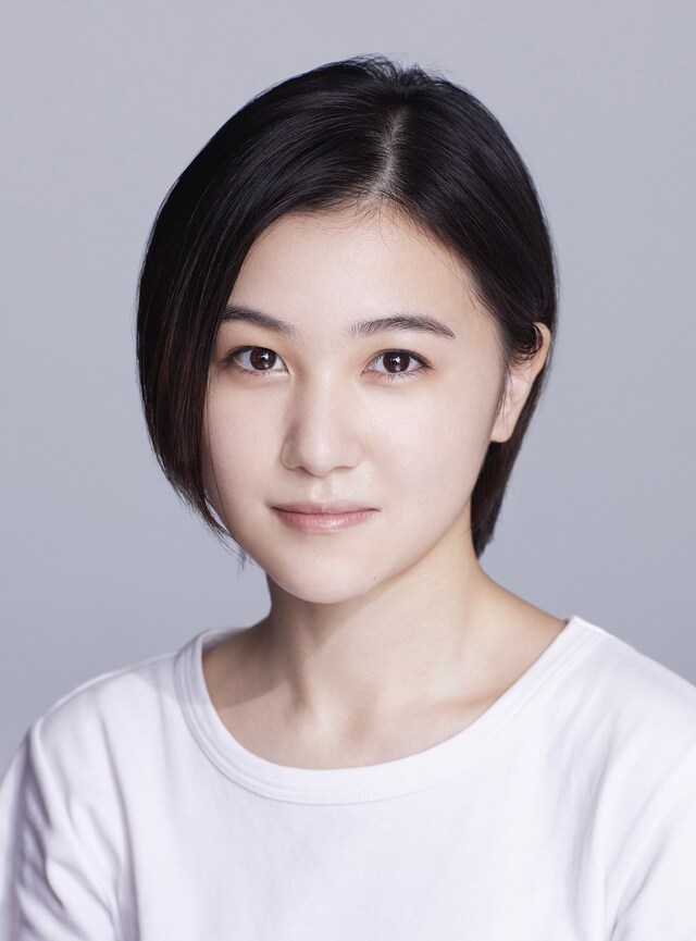 十越いりこ役の山口まゆ。